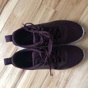 Maroon Nike Max Tavas